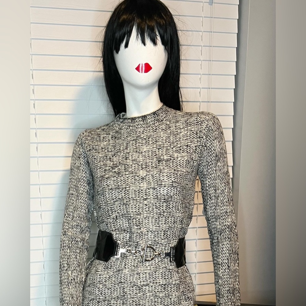 Dress - Picture 2 of 5